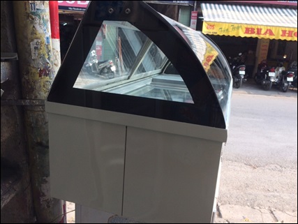 tủ bánh gato mini để bàn, giá rẻ, tiết kiệm diện tích.