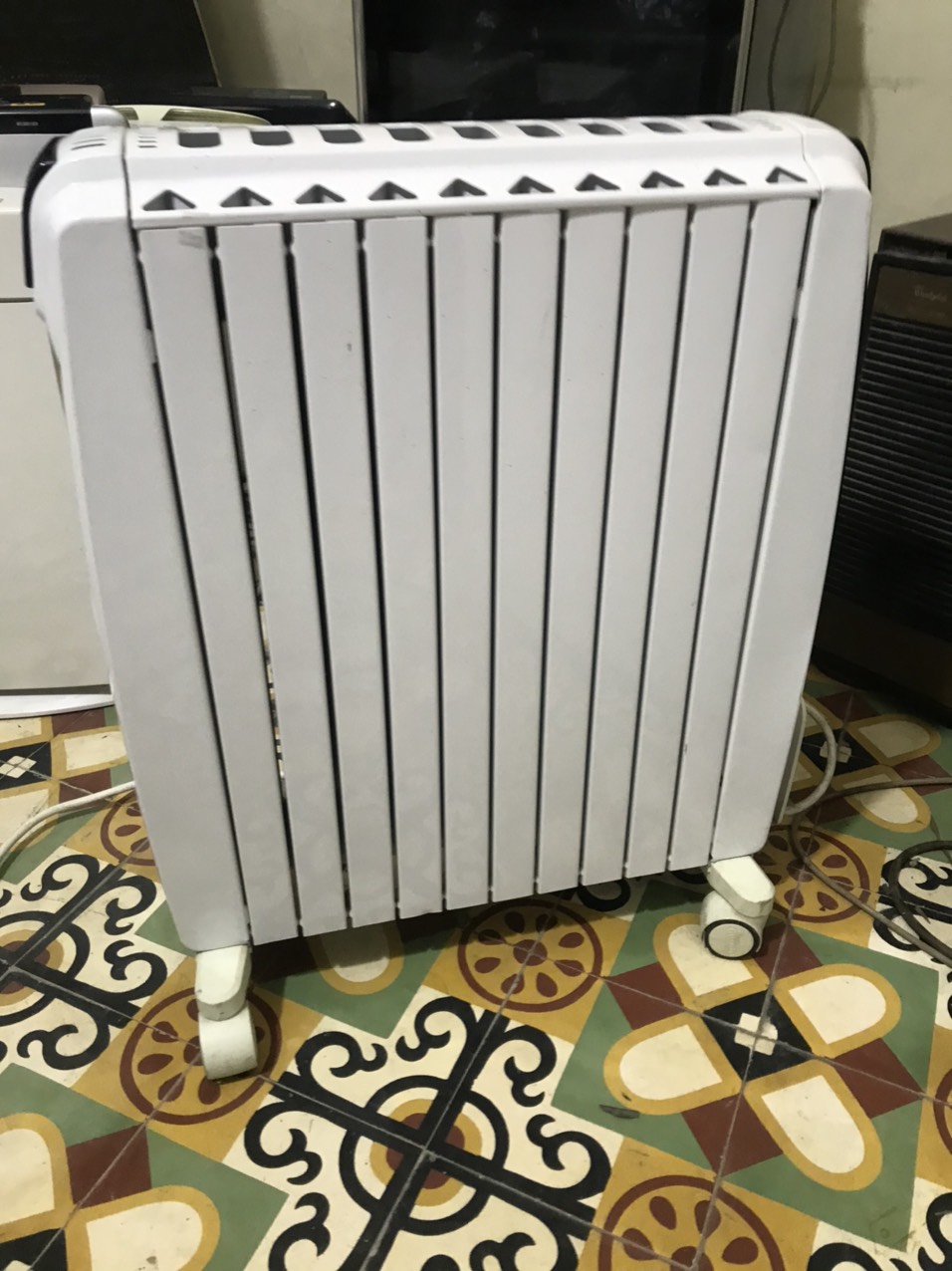 bán thanh lý máy sưởi dầu delonghi đẹp như mới
